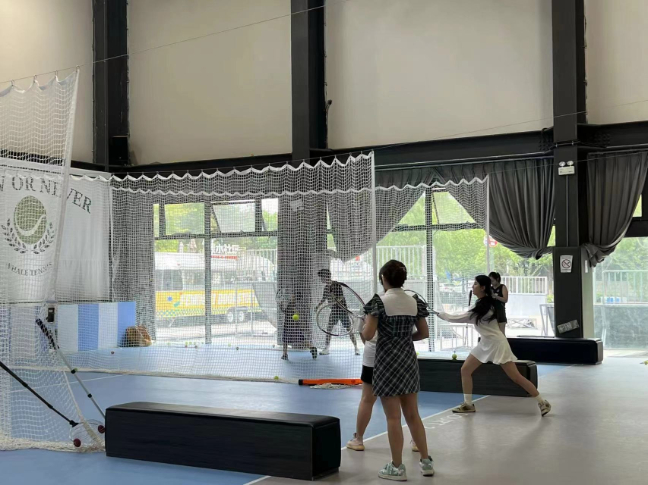 击剑进校园利剑启童心——体育协会进校园活动在包头开展(图1)